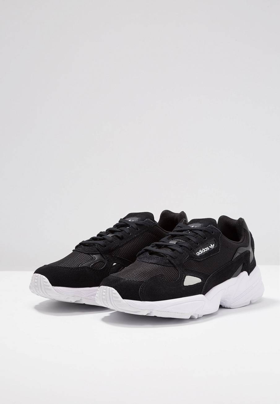 Фото № 5 с приближением к товару «‎Adidas Falcon »