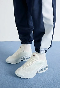 Фото № 2 с приближением к товару «‎AIR MAX DN»