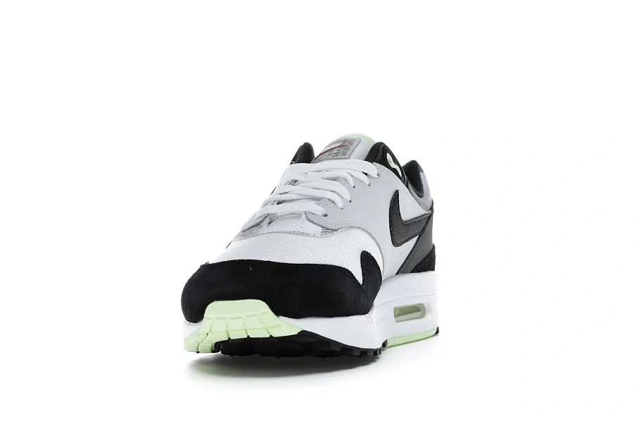 Фото № 2 с приближением к товару «‎Nike Air Max 1 Remix»