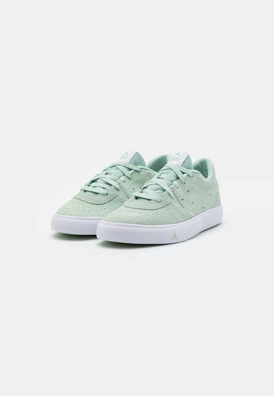 Фото № 2 с приближением к товару «‎WMNS JORDAN SERIES ES»
