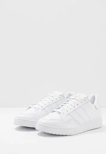 Adidas Team Court  - 4