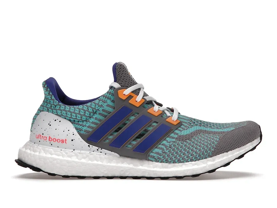 Фото № 1 с приближением к товару «‎adidas Ultra Boost 5.0 DNA Grey Sonic Ink»