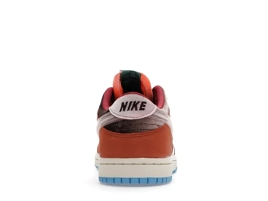 Фото № 4 с приближением к товару «‎Nike Dunk Low»