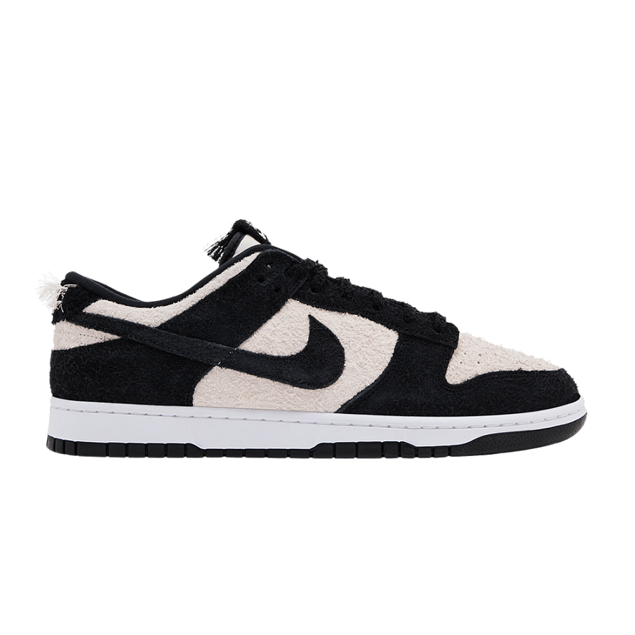 Фото № 1 с приближением к товару «‎Nike Dunk Low SE Panda-Monium Pack - Black Suede»