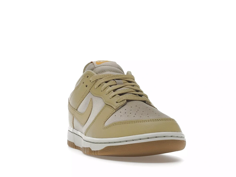 Фото № 3 с приближением к товару «‎Nike Dunk Low Khaki Suede Gum»