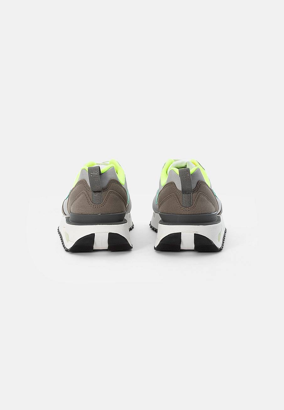Фото № 3 с приближением к товару «‎Nike Air Max Dawn »