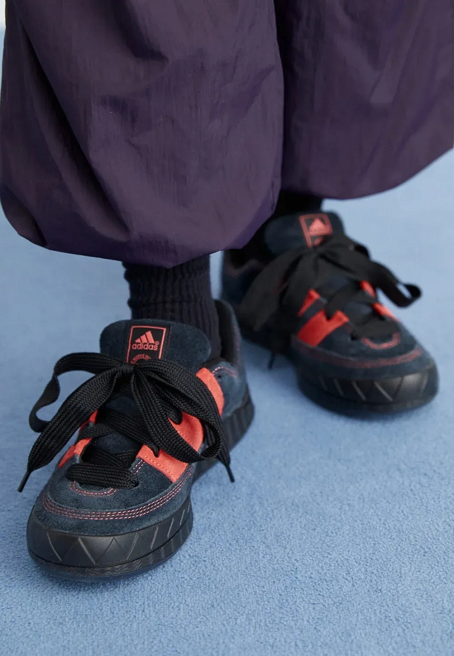 Фото № 2 с приближением к товару «‎ADIMATIC»