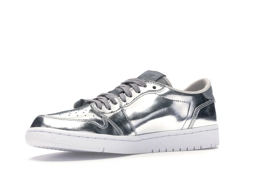 Фото № 4 с приближением к товару «‎Jordan 1 Retro Low Pinnacle Metallic Silver»