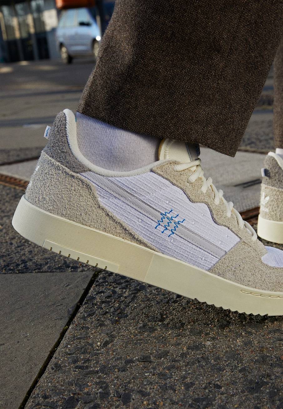 Фото № 3 с приближением к товару «‎Adidas Supercourt »