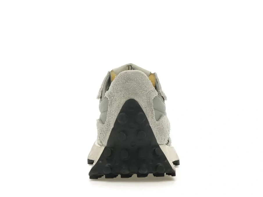 Фото № 4 с приближением к товару «‎New Balance 327»