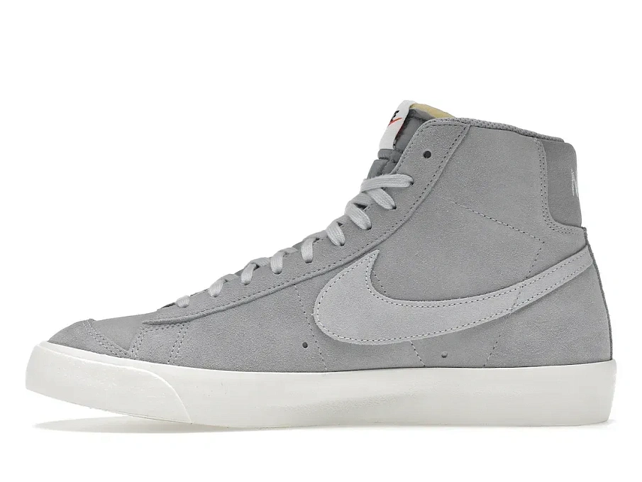 Фото № 3 с приближением к товару «‎Nike Blazer Mid 77 Wolf Grey»