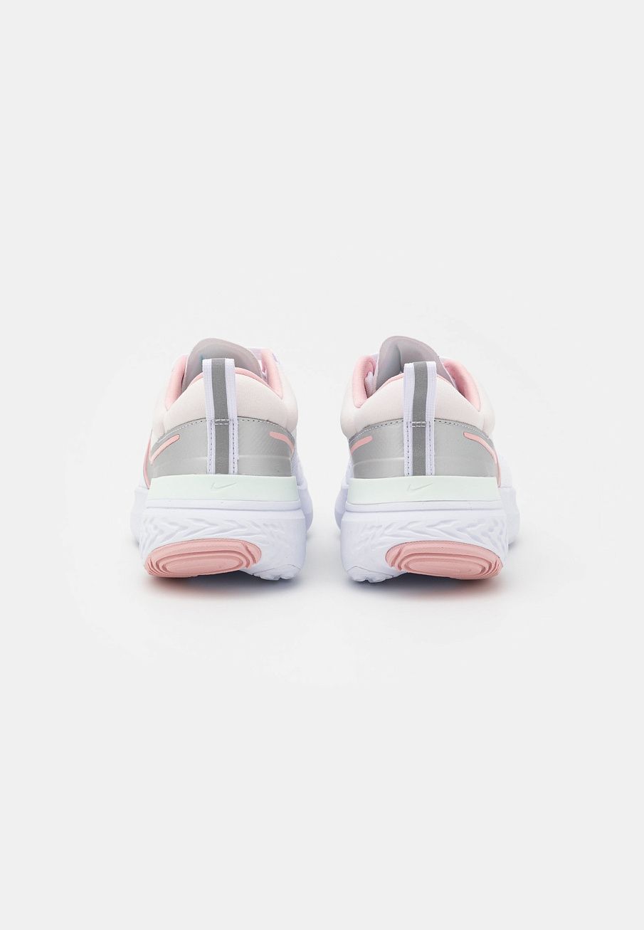 Фото № 3 с приближением к товару «‎Nike React Miler 2»