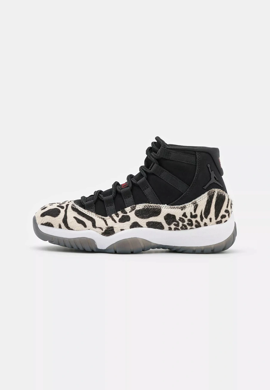 Фото № 4 с приближением к товару «‎WMNS AIR JORDAN 11 RETRO»