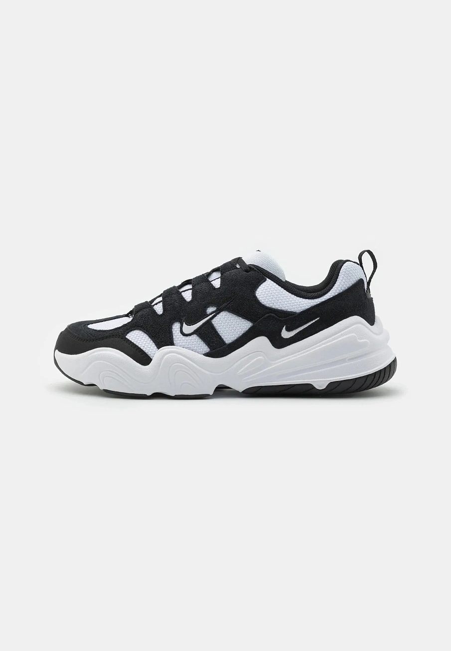 Фото № 1 с приближением к товару «‎NIKE TECH HERA »