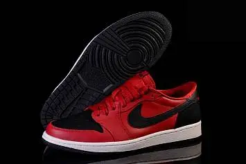 Nike Air Jordan 1 Retro OG  - 2