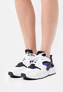 Фото № 1 с приближением к товару «‎AIR HUARACHE»