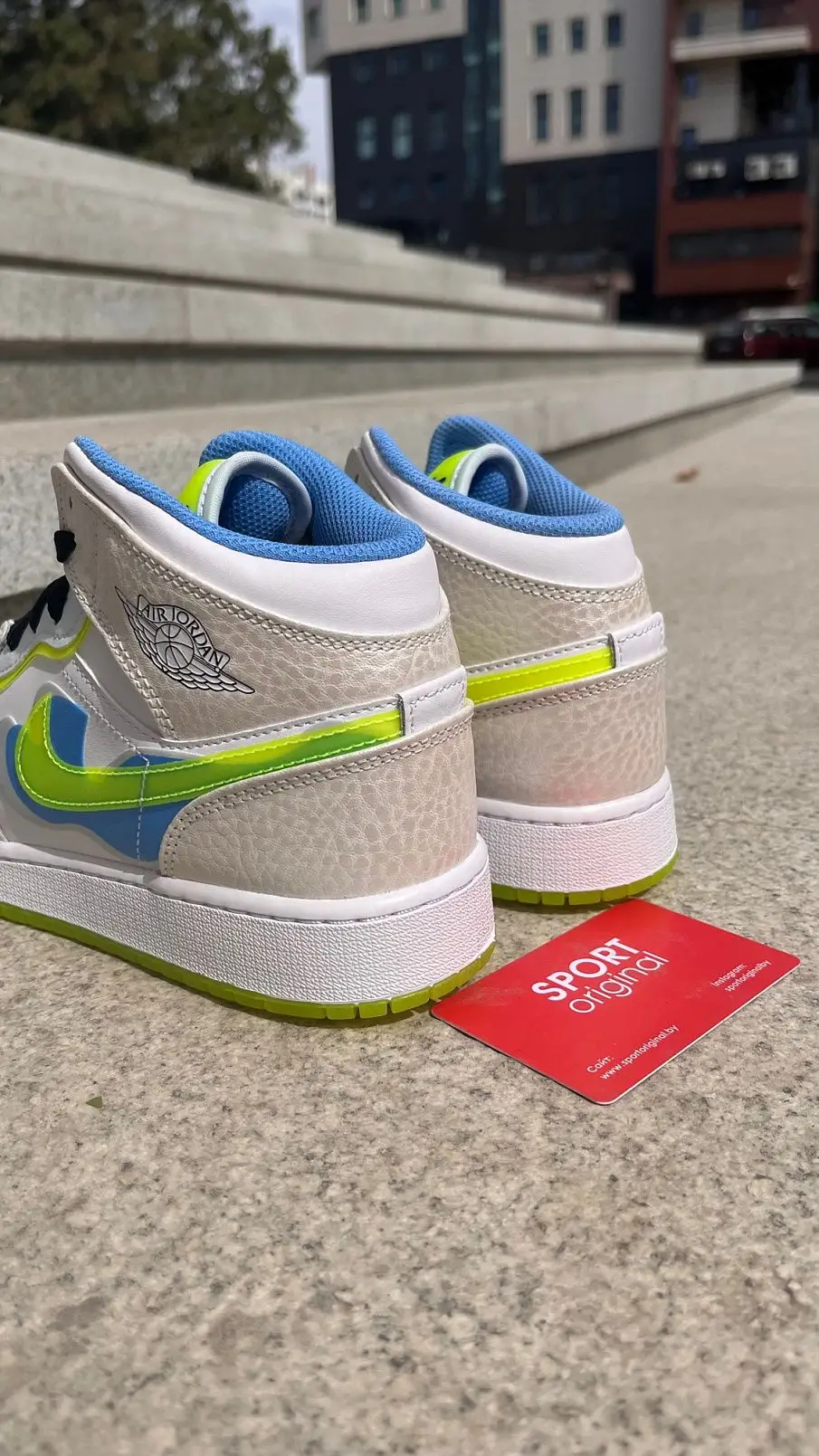 Фото № 2 с приближением к товару «‎Air Jordan 1 Mid "Warped Swoosh" (DV1314-017)»