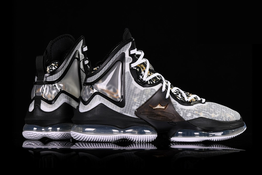 Фото № 2 с приближением к товару «‎Nike Lebron 19 Royalty»