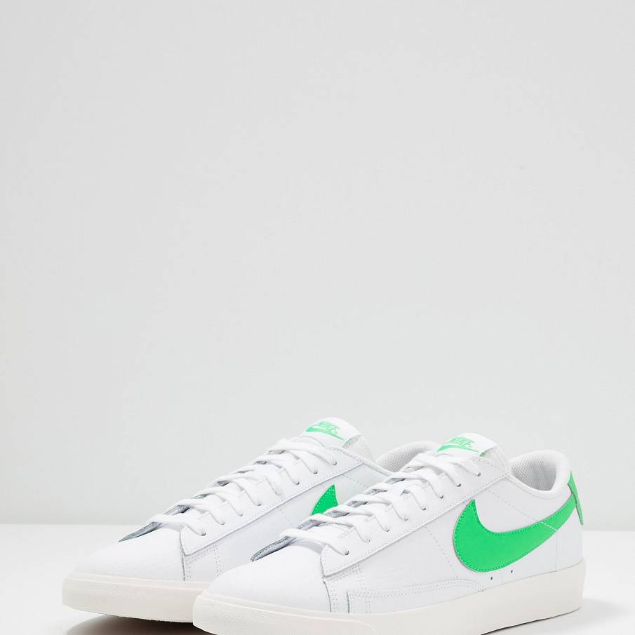 Фото № 5 с приближением к товару «‎Nike Blazer »