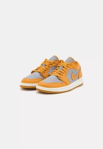 Фото № 4 с приближением к товару «‎AIR JORDAN 1 »