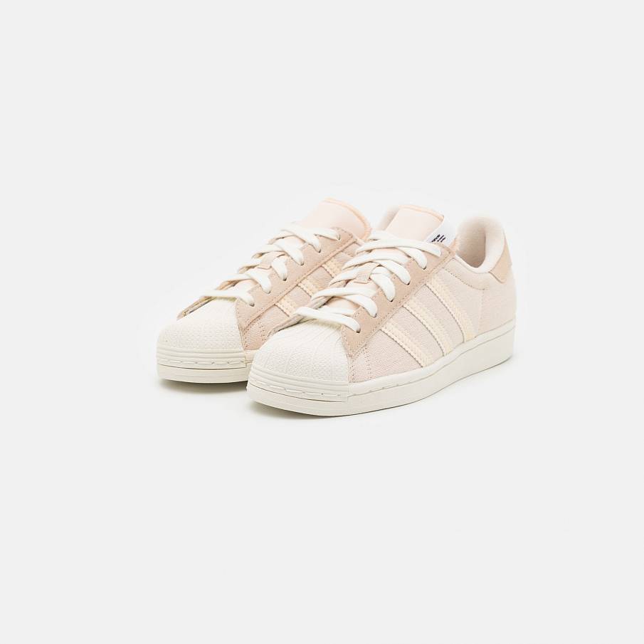 Фото № 4 с приближением к товару «‎Adidas Superstar »