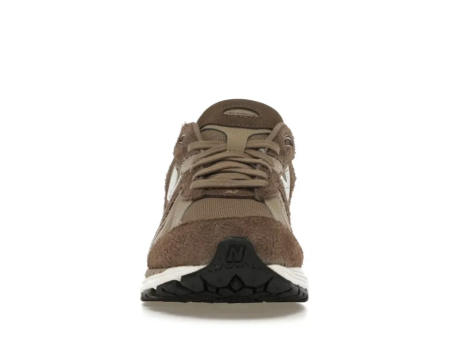 Фото № 2 с приближением к товару «‎New Balance 2002R»