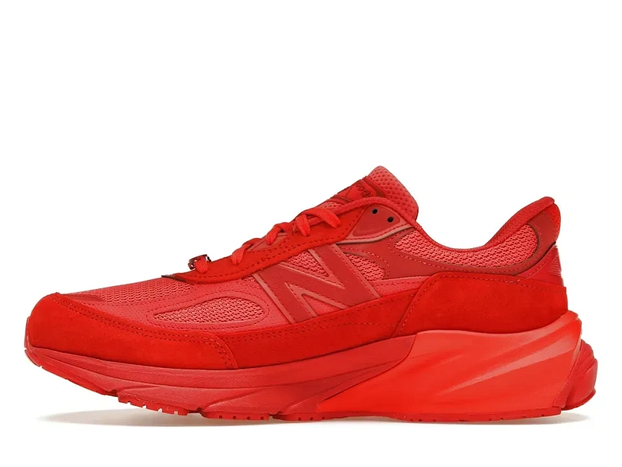 Фото № 3 с приближением к товару «‎New Balance 990v6»