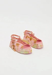 Фото № 1 с приближением к товару «‎UGG X COLLINA STRADA GOLDENGLOW SANDAL»