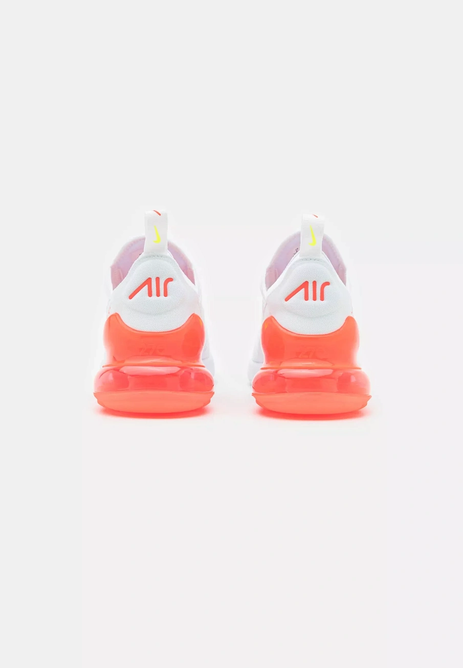 Фото № 3 с приближением к товару «‎AIR MAX 270»