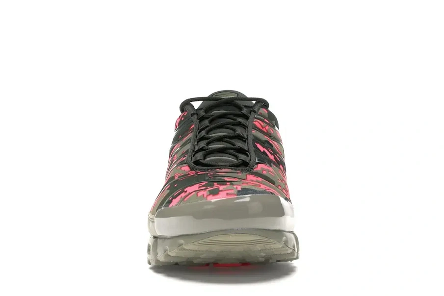 Фото № 2 с приближением к товару «‎Nike Air Max Plus Digi Camo Olive»