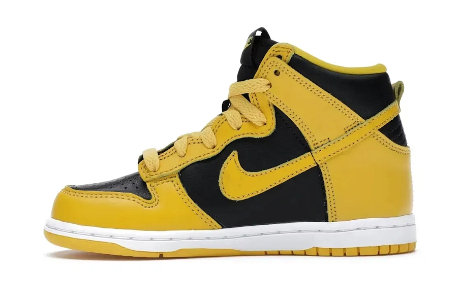 Фото № 3 с приближением к товару «‎Nike Dunk High»