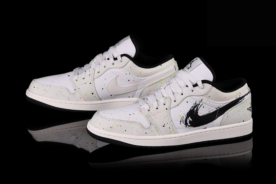 Фото № 2 с приближением к товару «‎Nike Air Jordan 1 Retro SE Brushstroke Swoosh Paint Splatter »