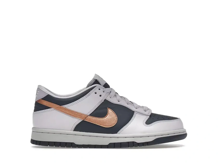 Фото № 1 с приближением к товару «‎Nike Dunk Low SE»