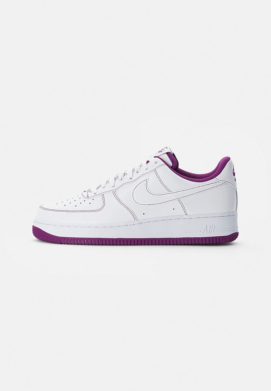 Фото № 1 с приближением к товару «‎Nike Air Force 1 Stitch »