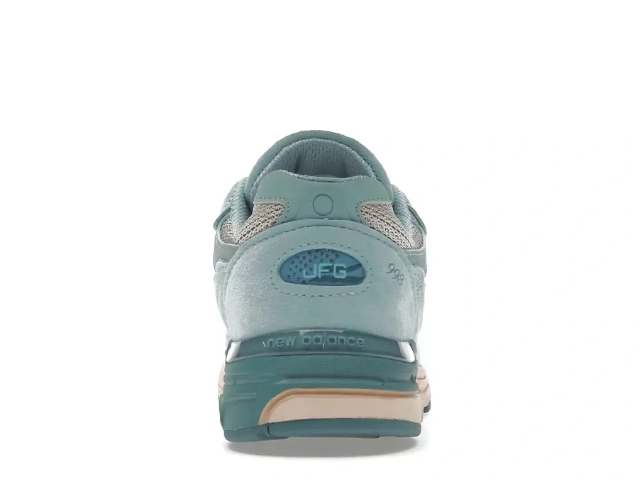 Фото № 4 с приближением к товару «‎New Balance 993»