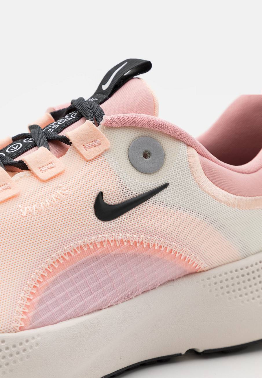 Фото № 5 с приближением к товару «‎Nike React Escape»