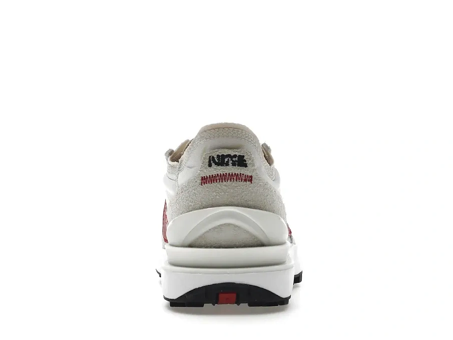 Фото № 4 с приближением к товару «‎Nike Waffle One SE Sail Pearl White Black Gym Red »