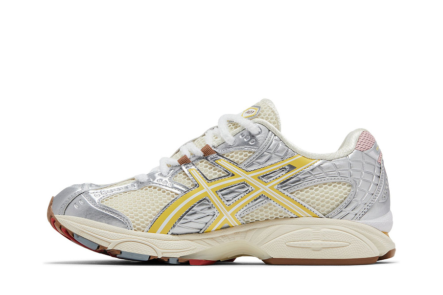 Фото № 4 с приближением к товару «‎VANDYTHEPINK x atmos x ASICS Gel Nimbus 10.1 Banana Split»