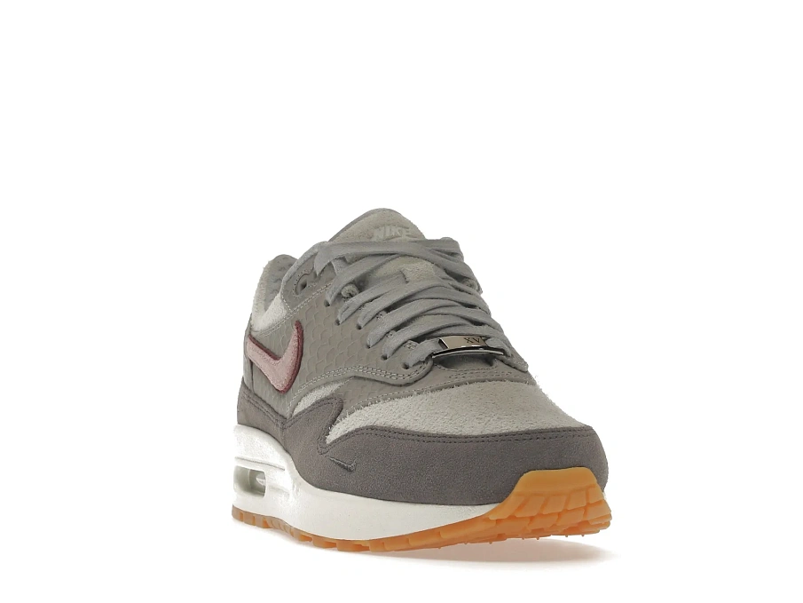 Фото № 3 с приближением к товару «‎Nike Air Max 1 Paris Bespoke »