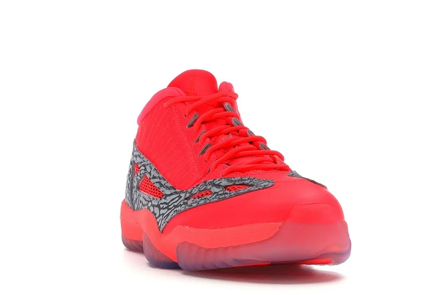 Фото № 4 с приближением к товару «‎Jordan 11 Retro Low IE Flash Crimson»