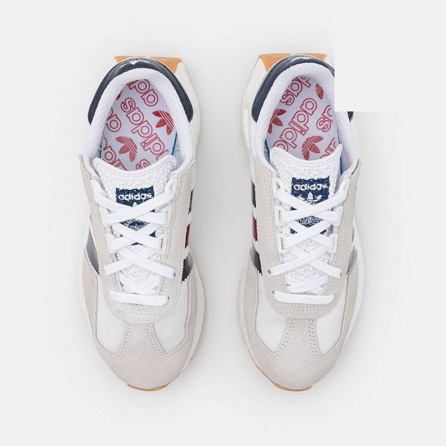 Фото № 4 с приближением к товару «‎Adidas Retropy E5 »