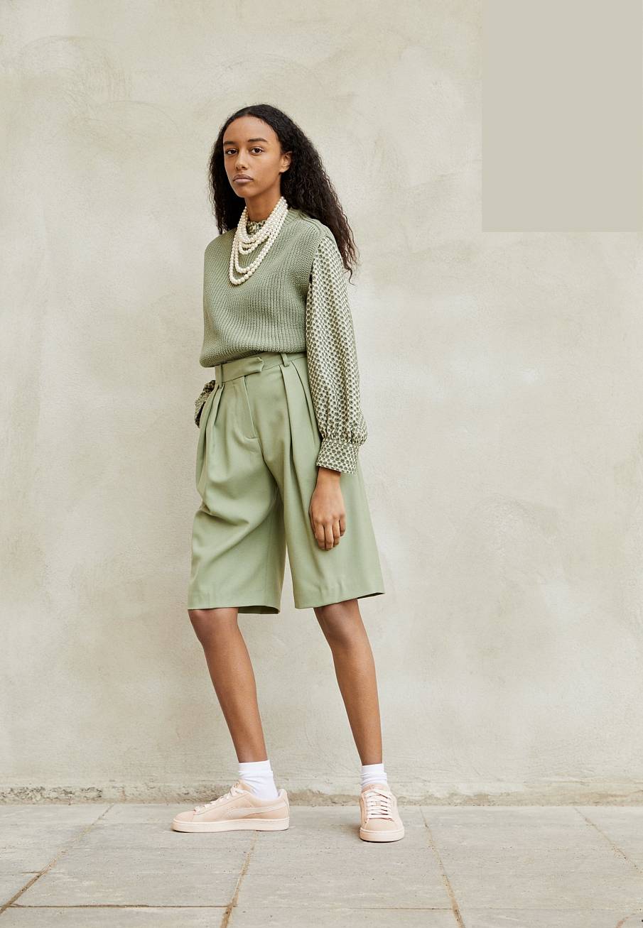 Фото № 2 с приближением к товару «‎Puma Classic Neutrals »