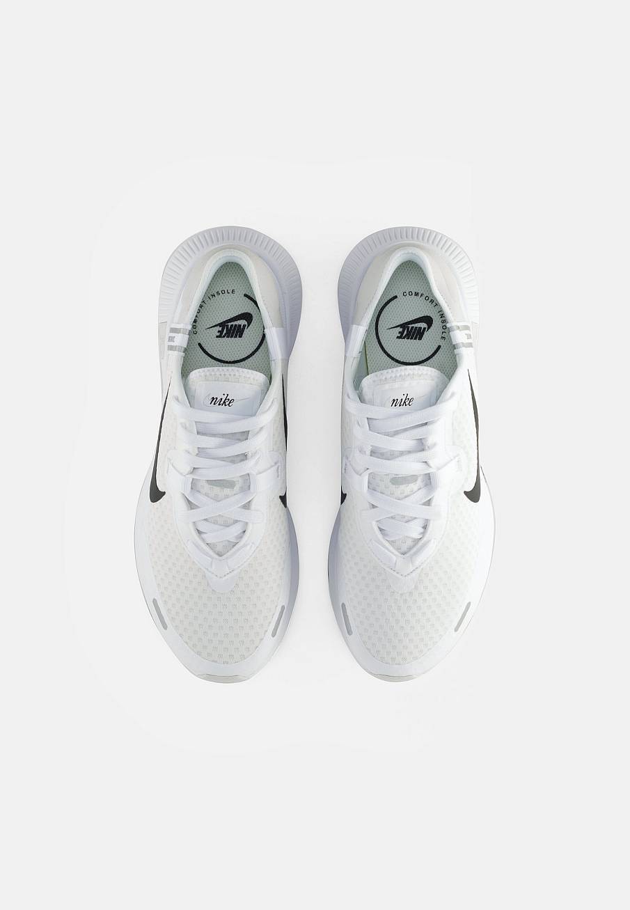 Фото № 4 с приближением к товару «‎Nike Reposto »