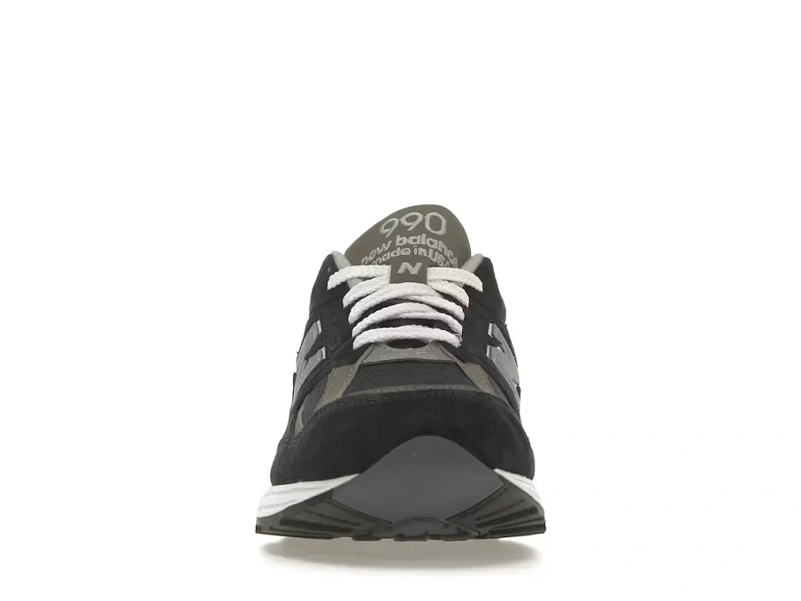 Фото № 2 с приближением к товару «‎New Balance 990v2»