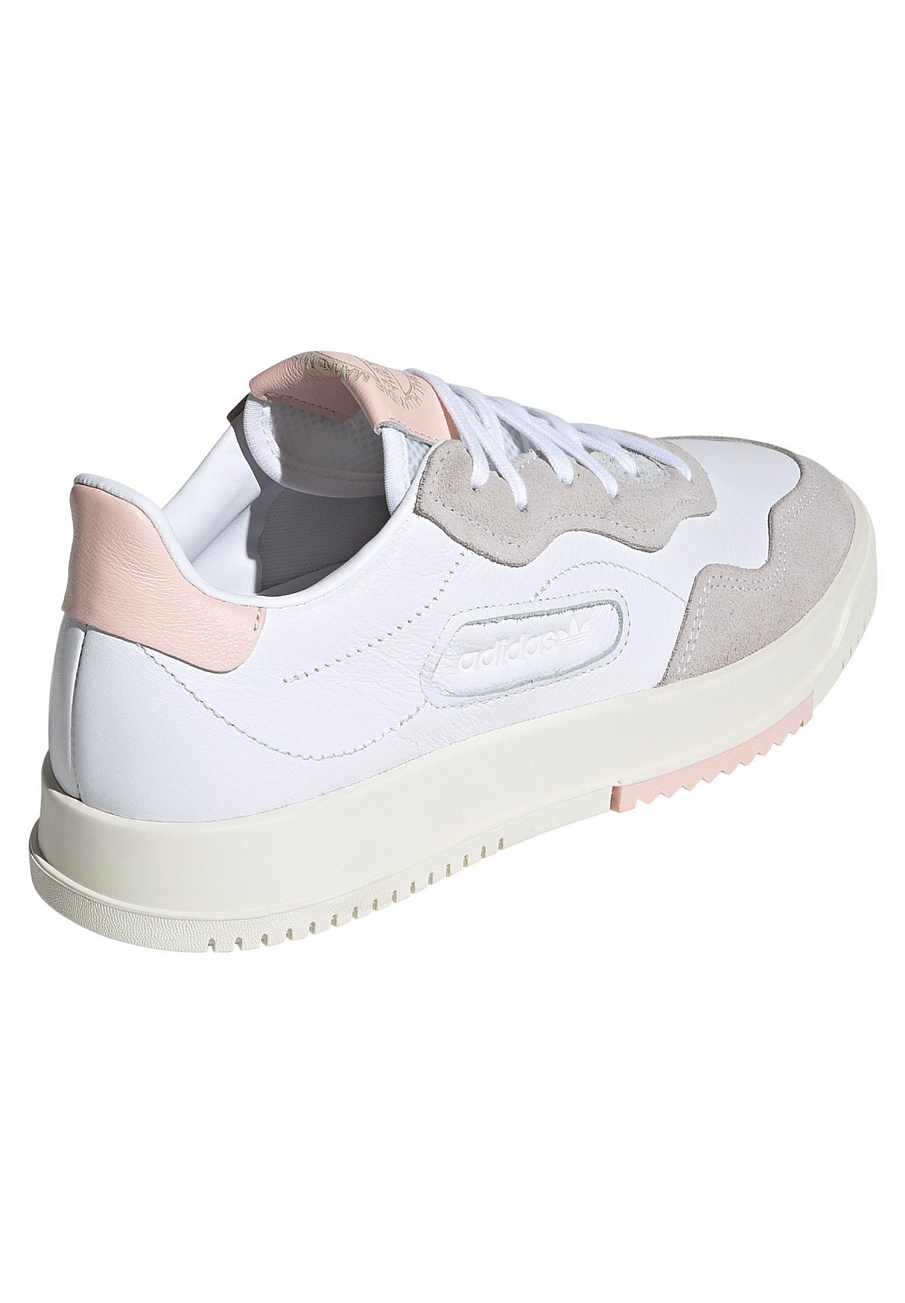 Фото № 3 с приближением к товару «‎Adidas »