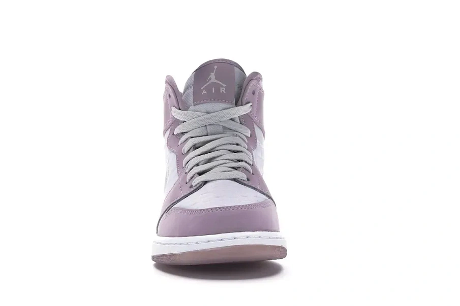 Фото № 2 с приближением к товару «‎Jordan 1 Retro Heiress Plum Fog »