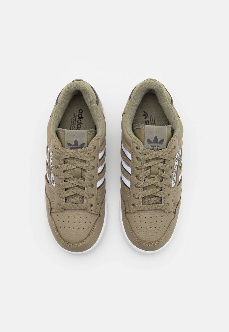 Фото № 4 с приближением к товару «‎Adidas Continental 80 »