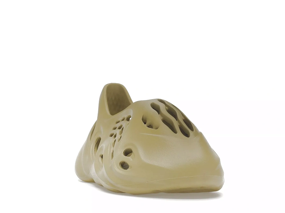 Фото № 2 с приближением к товару «‎adidas Yeezy Foam RNNR Sulfur»