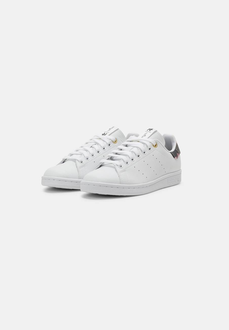 Фото № 3 с приближением к товару «‎Adidas Stan Smith »