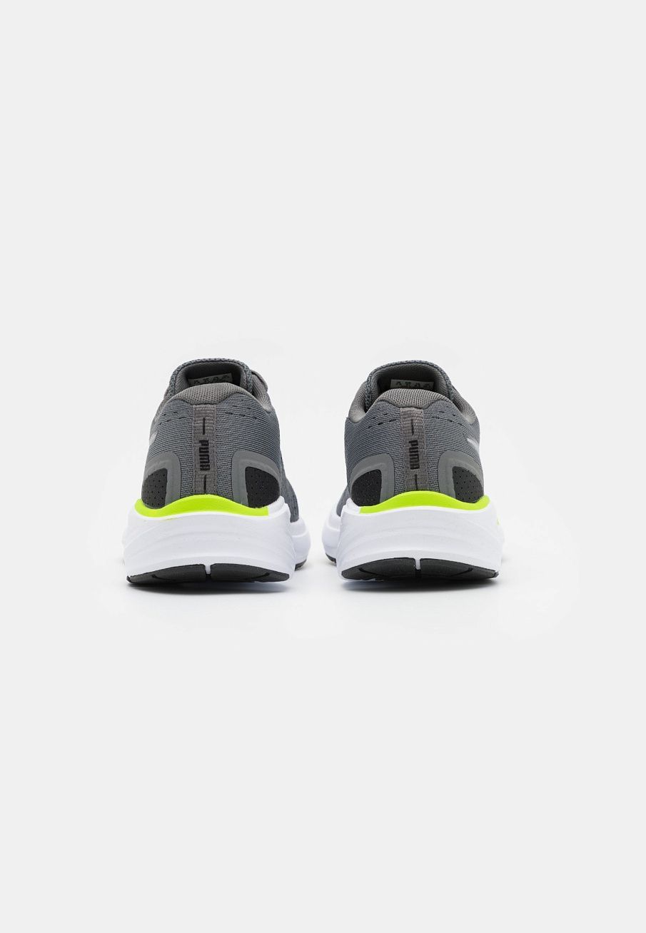 Фото № 3 с приближением к товару «‎Puma Aviator»